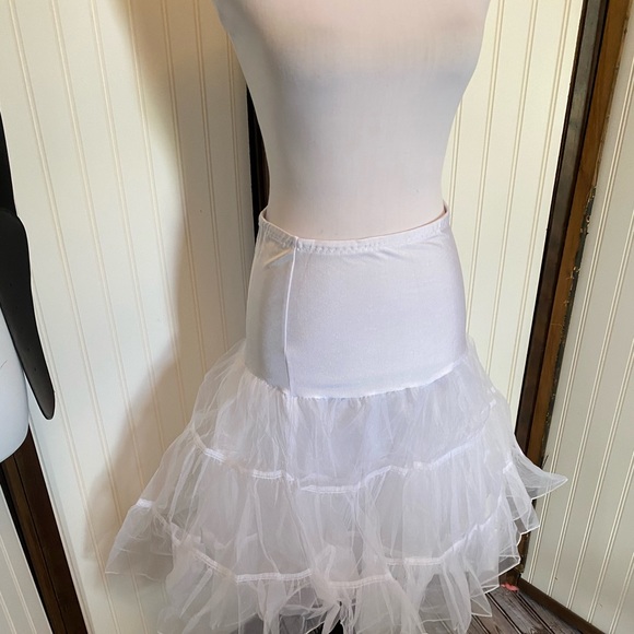 - White tulle slip tiered ruffle for 50's fit flare skirt - Picture 5 of 6